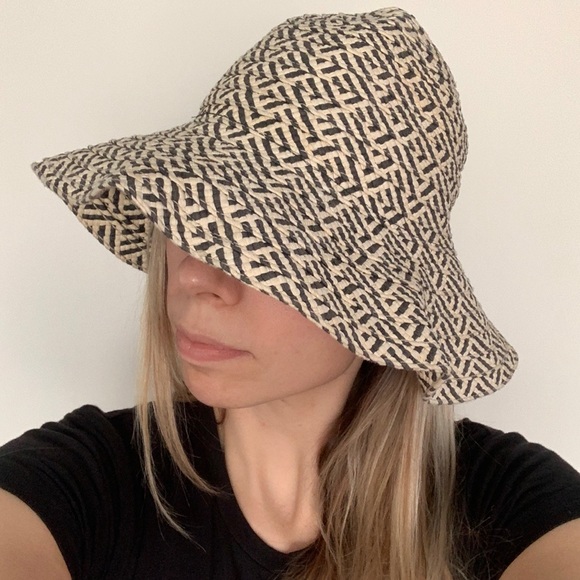 **3 for $20 item** Woven straw beach hat, one size fits all - Picture 1 of 4